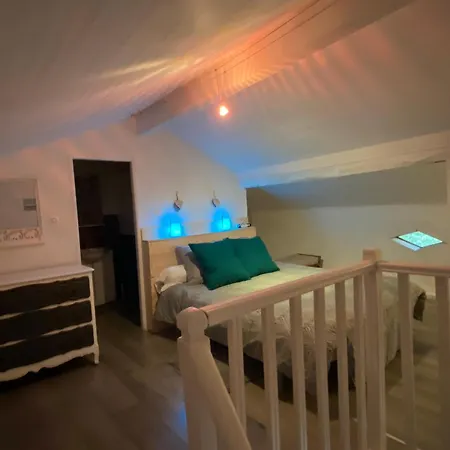 Vakantiehuis Le De La Riviere - *