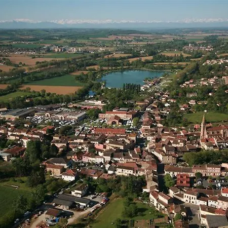 Le De La Riviere -