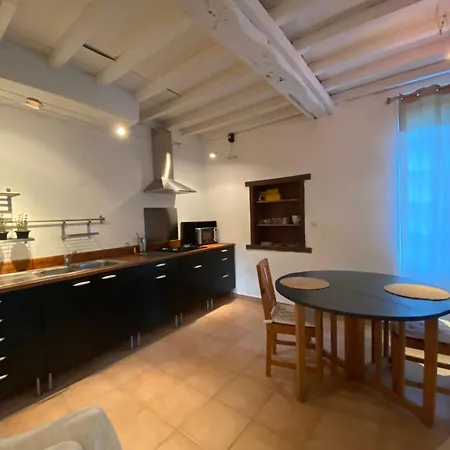 Le De La Riviere - *