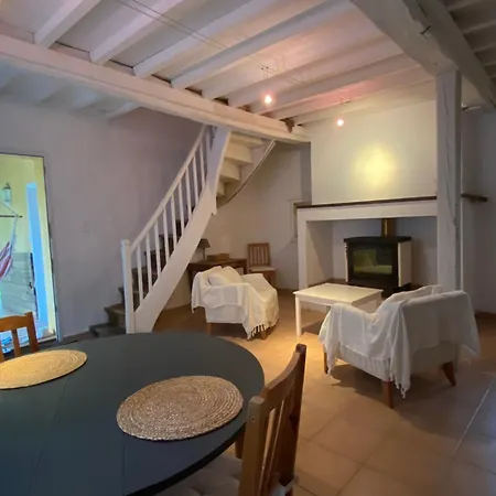 Le De La Riviere - *